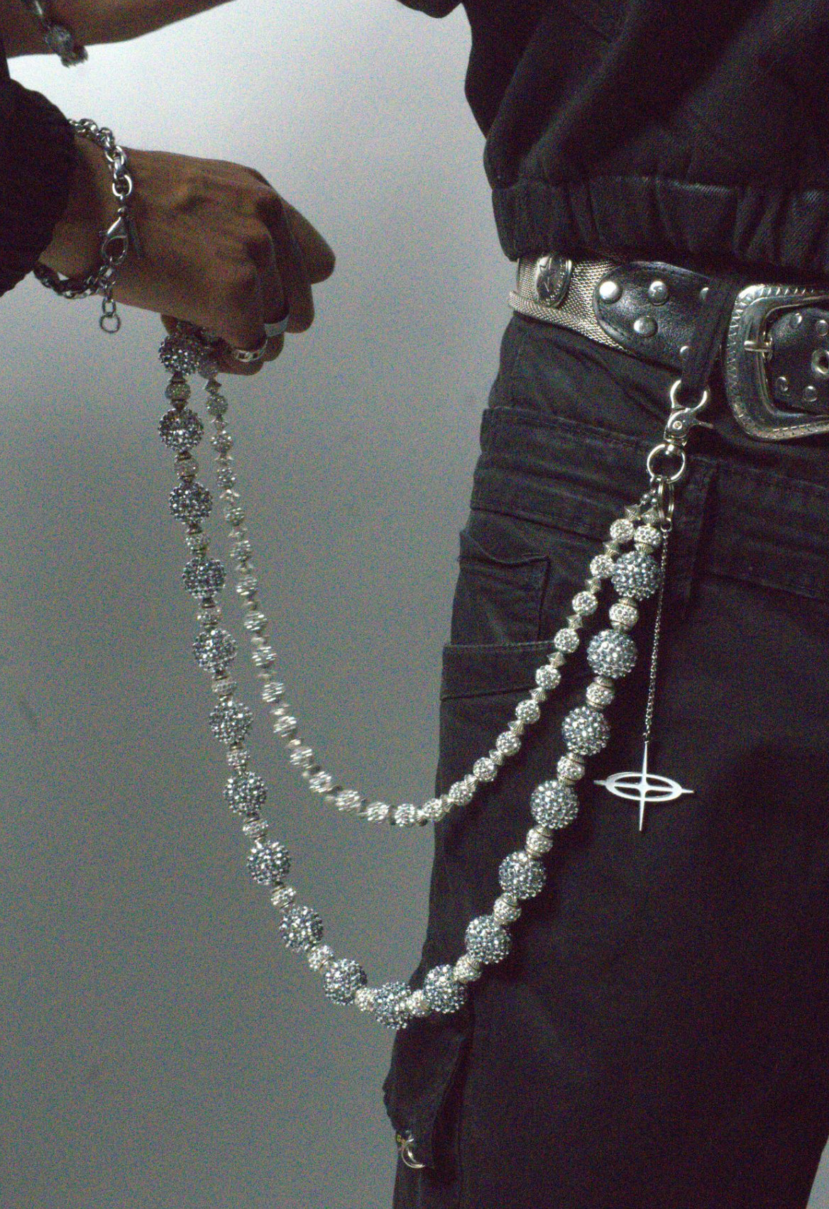 CRYSTAL GLOBE WALLET CHAIN